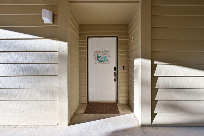 Building Photo - 293 Sunset Bay