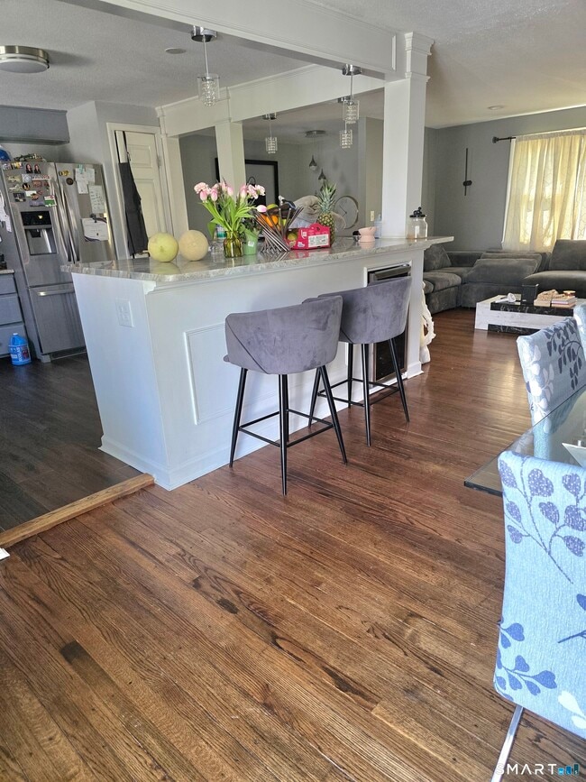 Building Photo - 49 Hillwood Ln