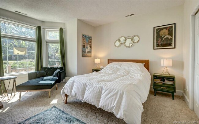 Building Photo - 500 Prospect St