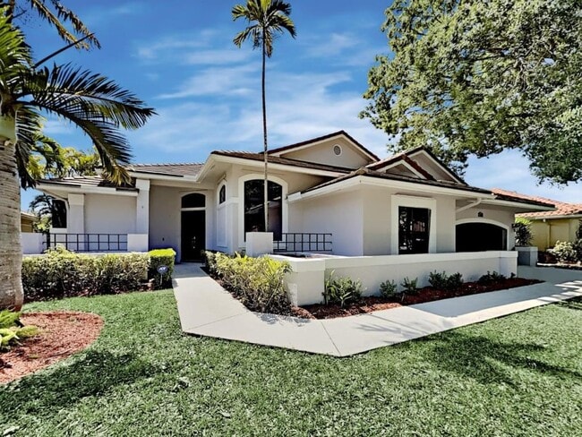 Building Photo - 1076 Deerwood Ln