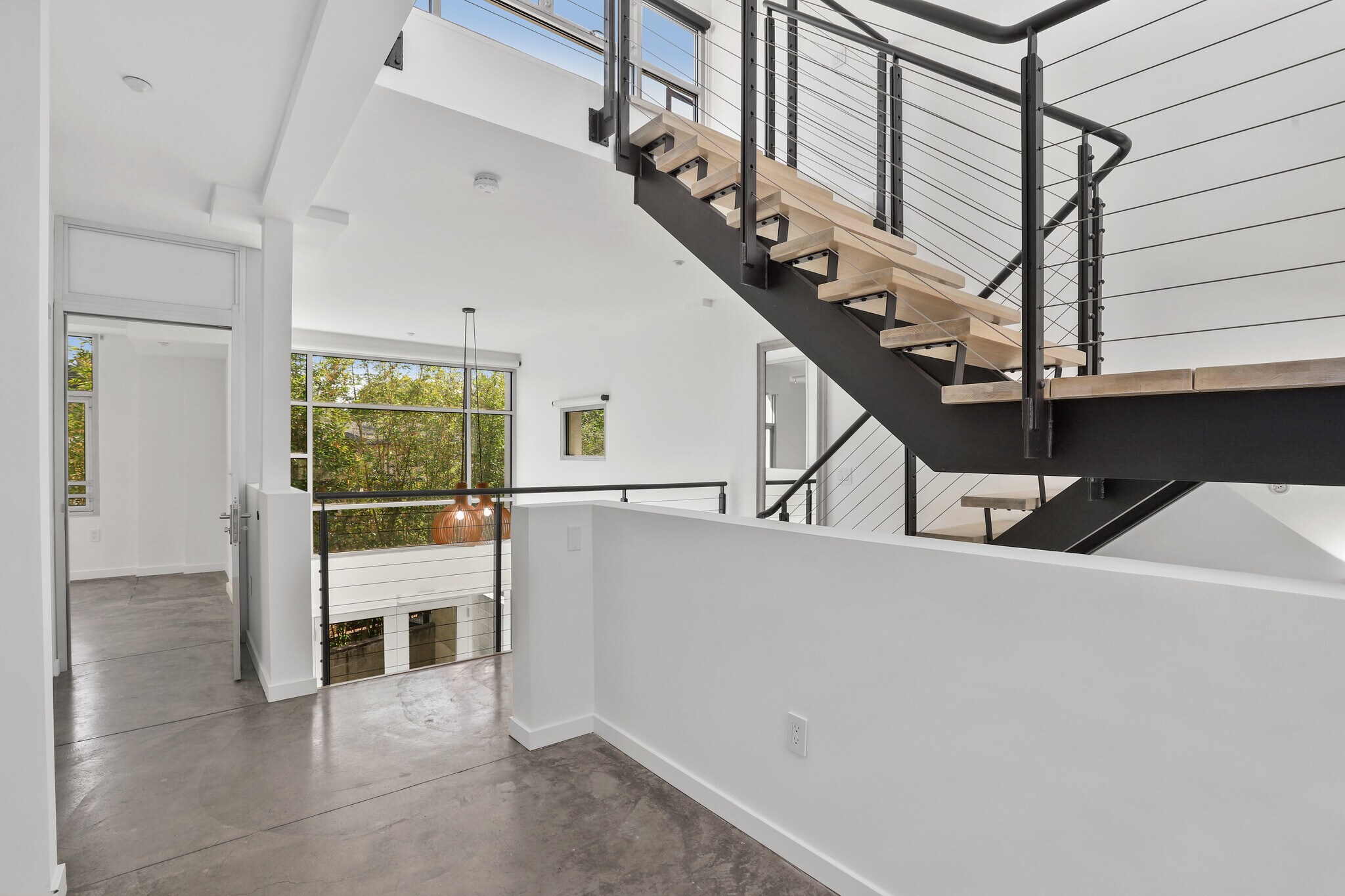 Building Photo - 4111 Sunset Blvd