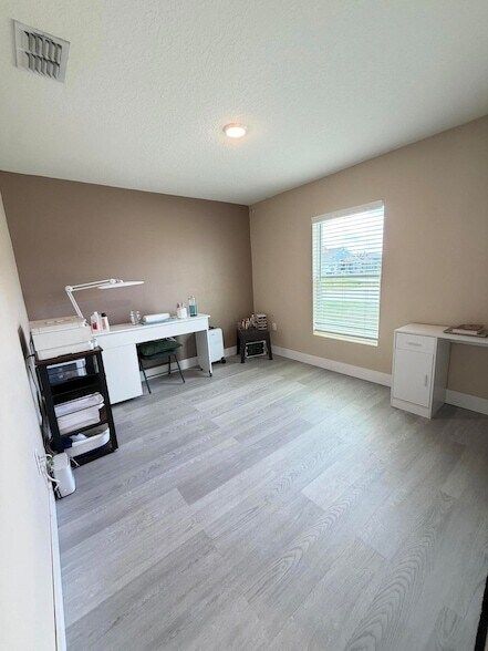 Building Photo - 4249 SW Whitebread Rd