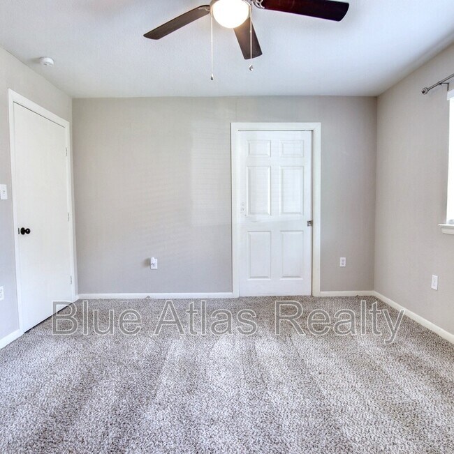 Building Photo - 1520 Sunnybrook Dr