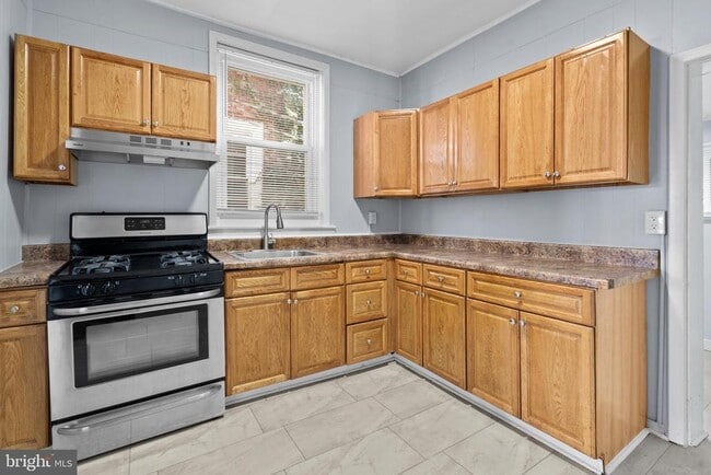Building Photo - 5948 Osage Ave