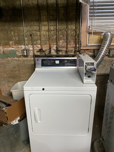 Building Photo - 3755 S Winchester Ave