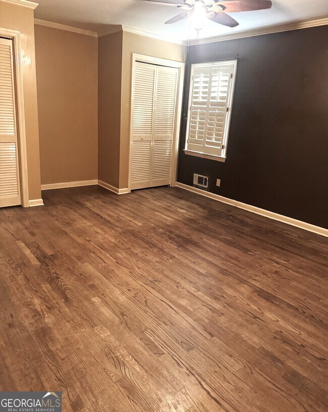 Building Photo - 535 Pierce Ave