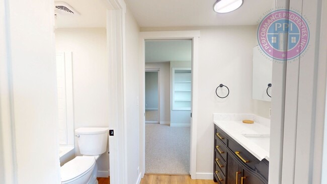 Building Photo - Portland's Sought After University Park!!!  Luxury Classic Ranch Style Home, Completely Renovated...