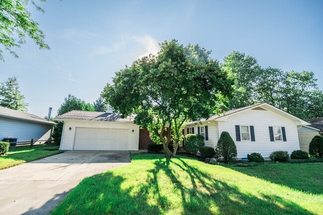 Primary Photo - 3 bed 2 bath home in Valparaiso
