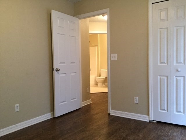 Building Photo - 1072 Bluegrass Dr