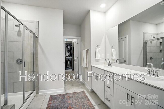 Building Photo - 3140 Seville St