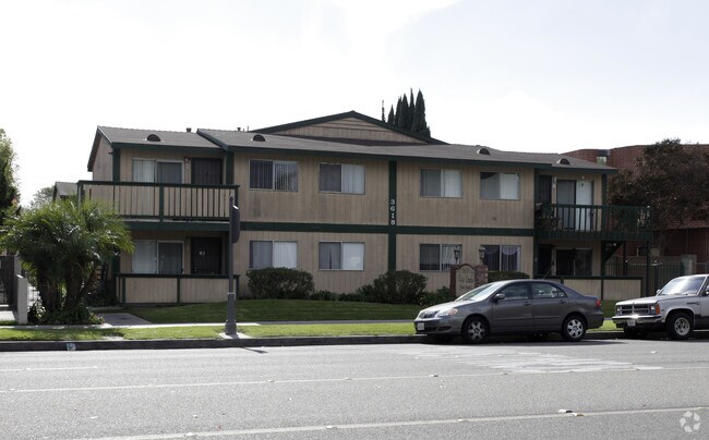 Primary Photo - 3618 W Orange Ave