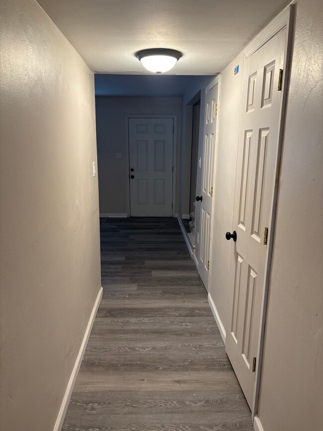 Building Photo - 813 S Grosvenor Ct