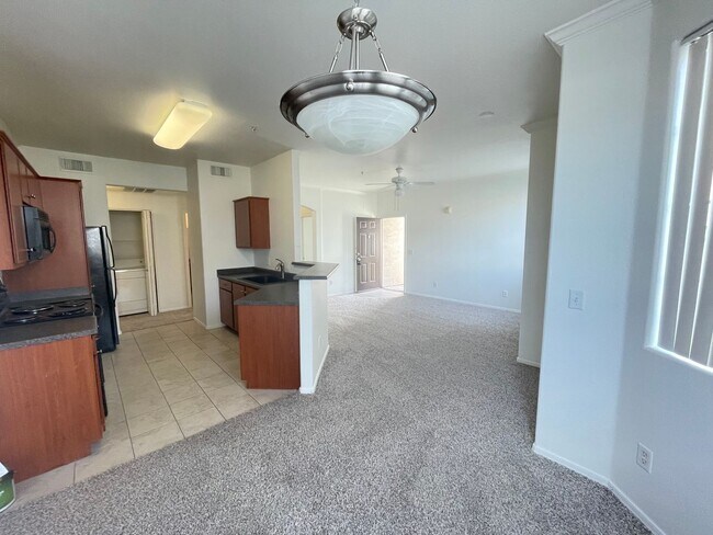 Building Photo - NEW CARPET AND PAINT, 2 bed/2 bath/ 1 CG/ Overlooking beautiful pool