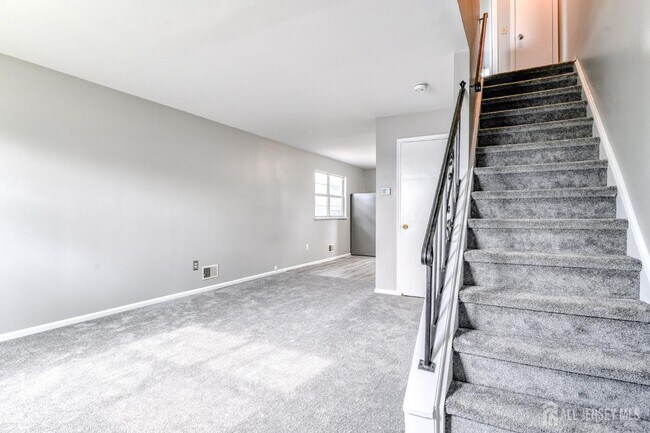 Building Photo - 204 Wilton Ave