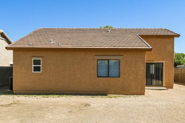 Building Photo - 1103 W Vineyard Rd