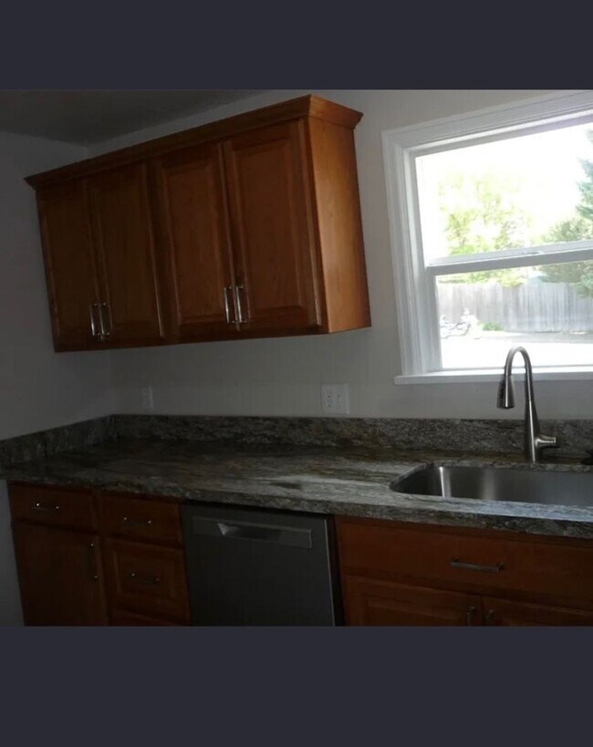 Building Photo - Christine's Duplex