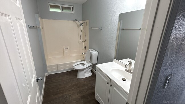 Building Photo - 215 Millar Ave