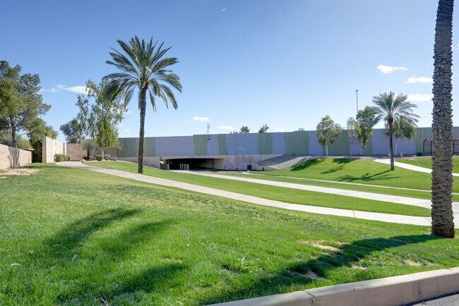 Building Photo - 8787 E Mountain View Rd