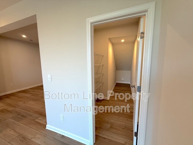 Building Photo - 1233 Bigelow St