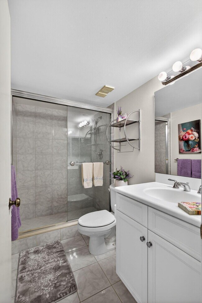 Building Photo - 1300 Jimmy Buffett Mem Hwy