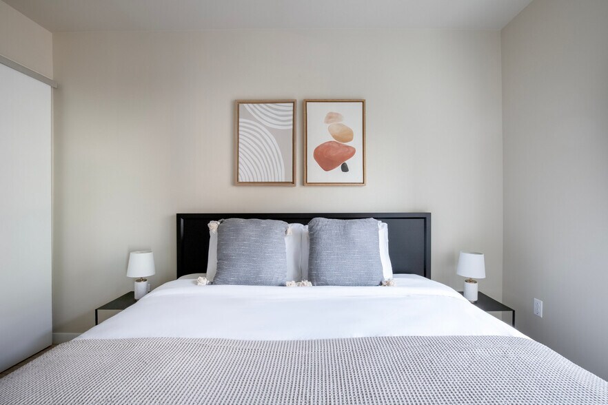 Building Photo - 15301 NE Turing St