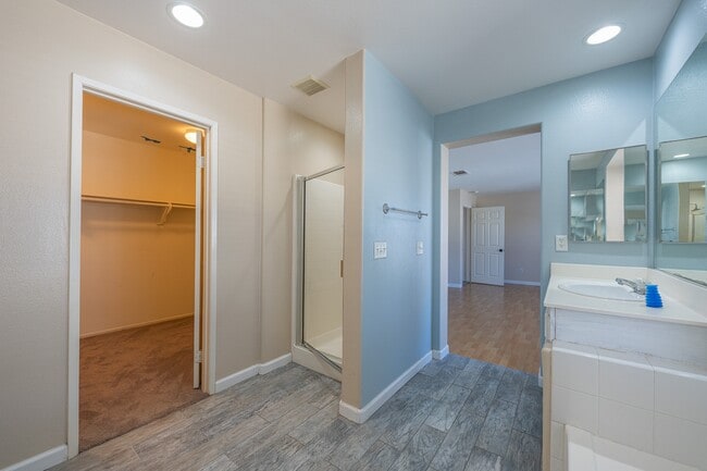 Building Photo - 3713 Steeple Way