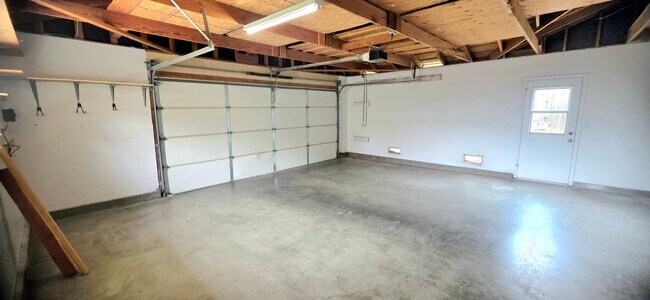 Building Photo - 1010 Nez Perce Dr