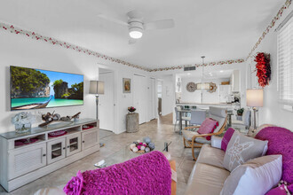 Building Photo - 600 Neapolitan Way