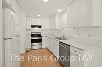 Building Photo - Renton Highlands 3br/2ba * Stunning Refresh & Upgrades * Walkable