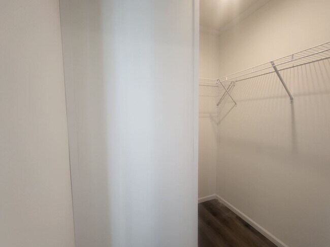 Building Photo - 45 Swan Ln