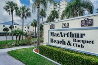 Building Photo - Beautiful MacArthur Beach