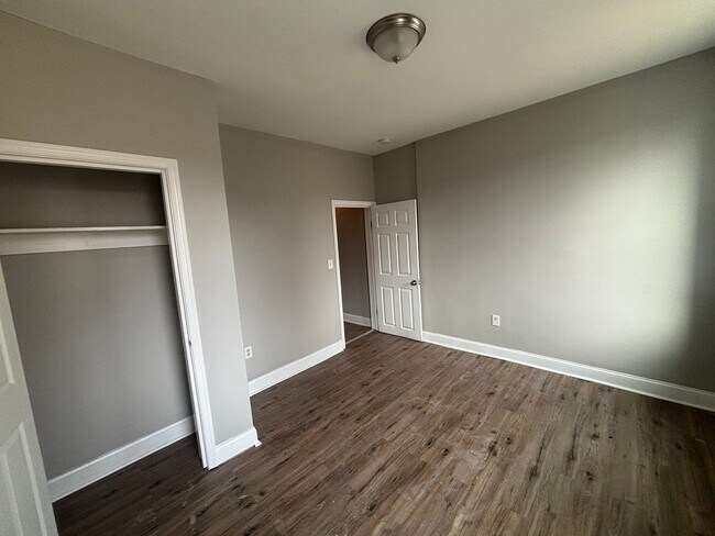 Building Photo - 3 Bedroom 2 Bathroom Townhome Available in 21216