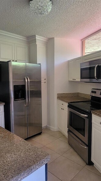 Building Photo - 8099 Severn Dr