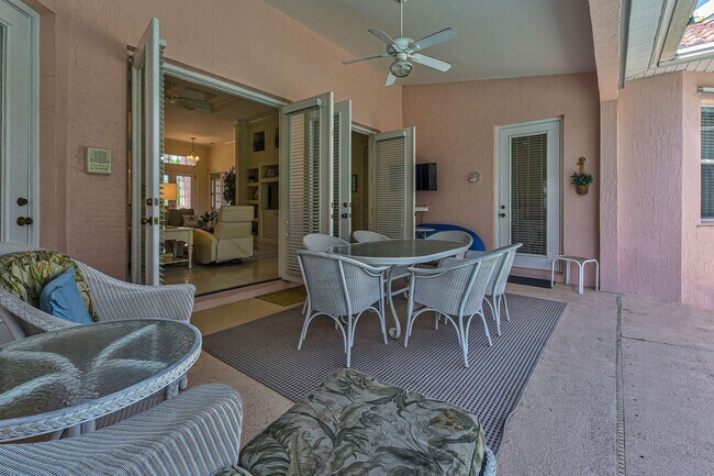 Building Photo - 3br/2ba Pool Home in Venetia