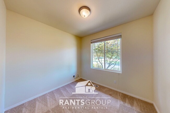Building Photo - Spacious Summerwalk Home: 4 Bed + Den, Pri...