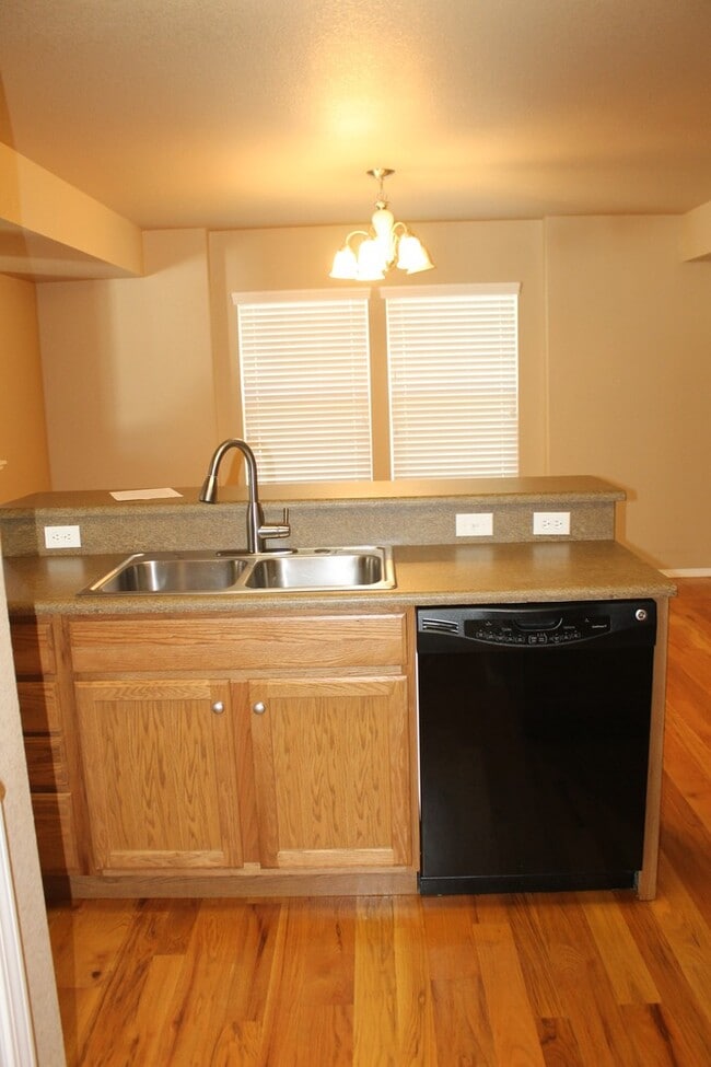 Building Photo - $2323 | 3BR/2.5BA | Dog Friendly Beautiful...