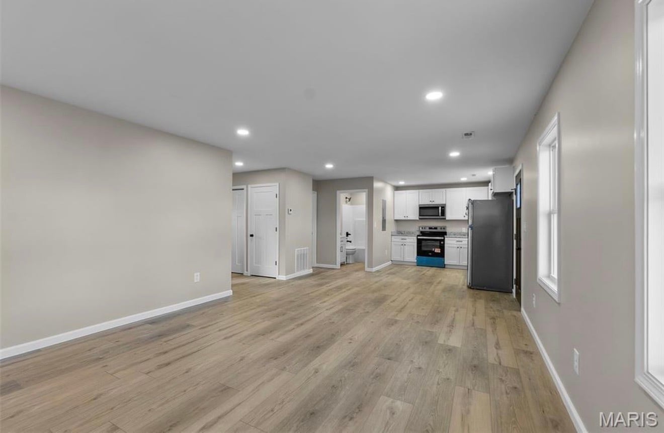 Building Photo - 231 Cedar Cir