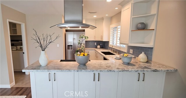 Building Photo - 2352 Dahlia Dr