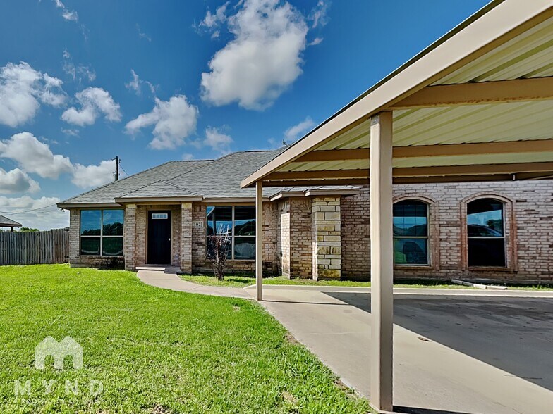 Building Photo - 102 Jolin Ln