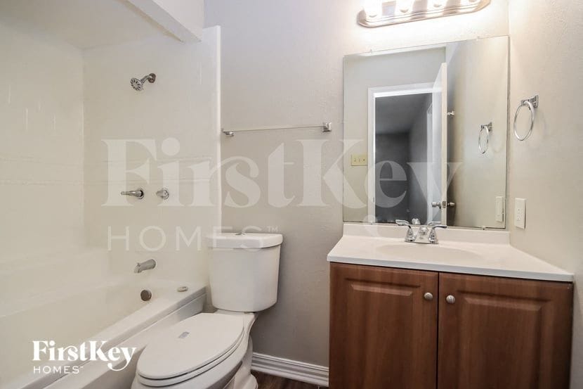Building Photo - 14658 Meyersville Dr