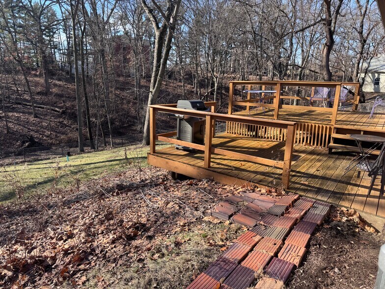 Building Photo - 3131 Dubuque St NE