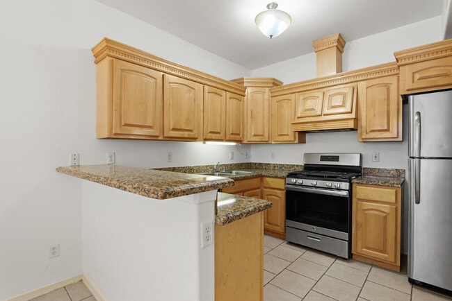 Building Photo - 561 Green Village Ct