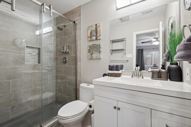 Building Photo - 2914 Flagstone Dr