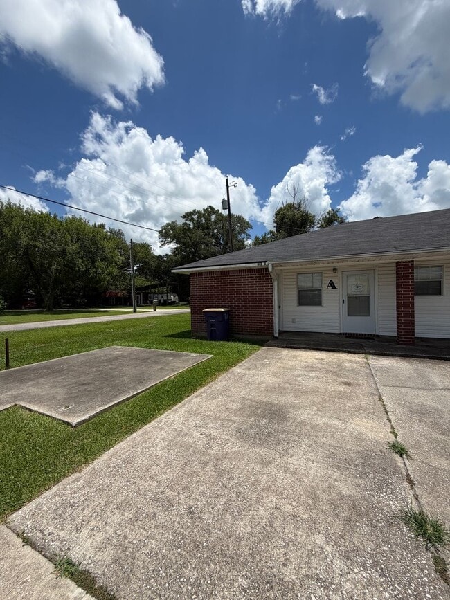 Building Photo - Kinney Street A &amp; B