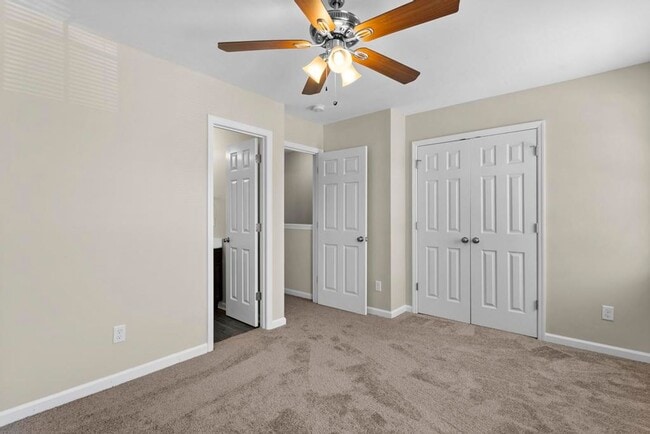 Building Photo - Minutes to OAJ Airport! Newly Remodeled To...