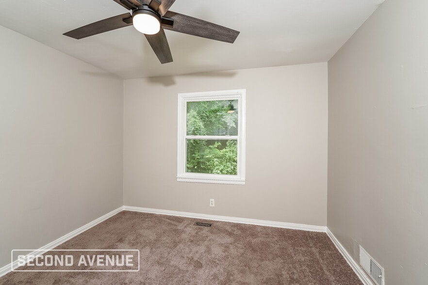 Building Photo - 844 Vanderbilt St