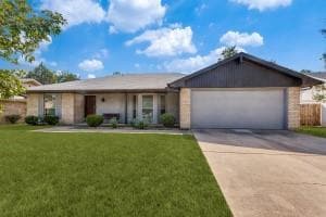 Primary Photo - 2831 Panhandle Dr