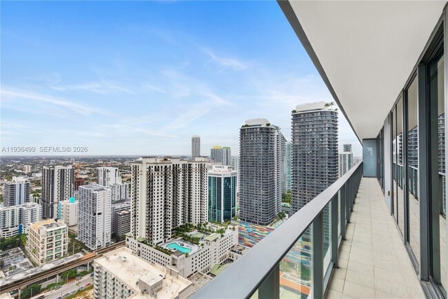 Building Photo - 1000 Brickell Plaza