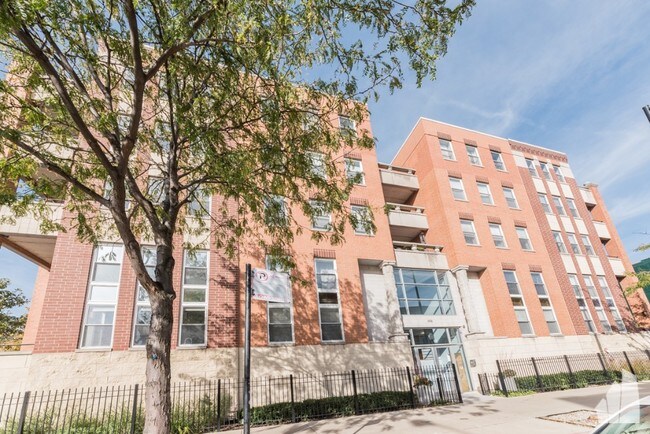 Primary Photo - 3550 W Montrose Ave