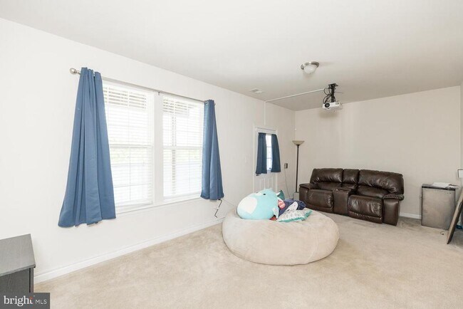 Building Photo - 155 Schramm Lp